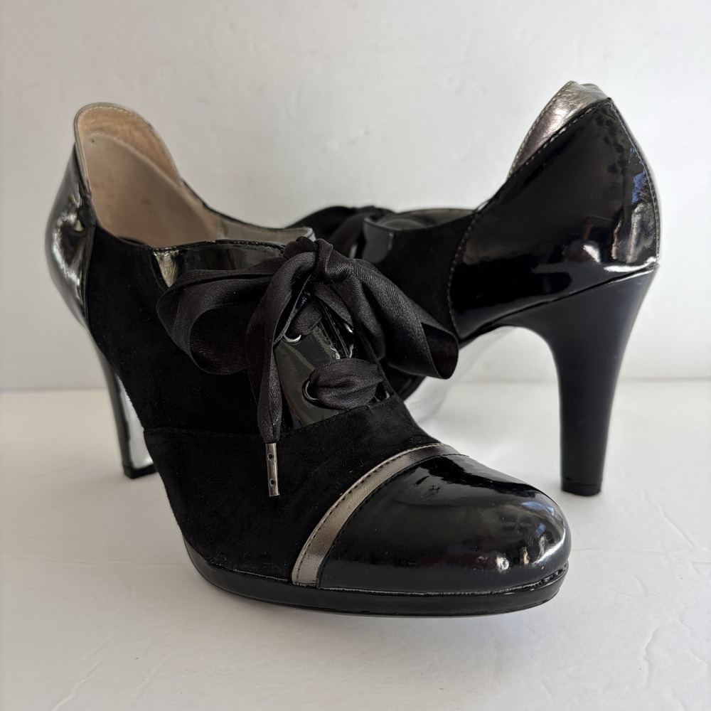 Max Studio Reggie Heels 7 Black Patent Leather Lace Up Pumps Satin Bow Coquette